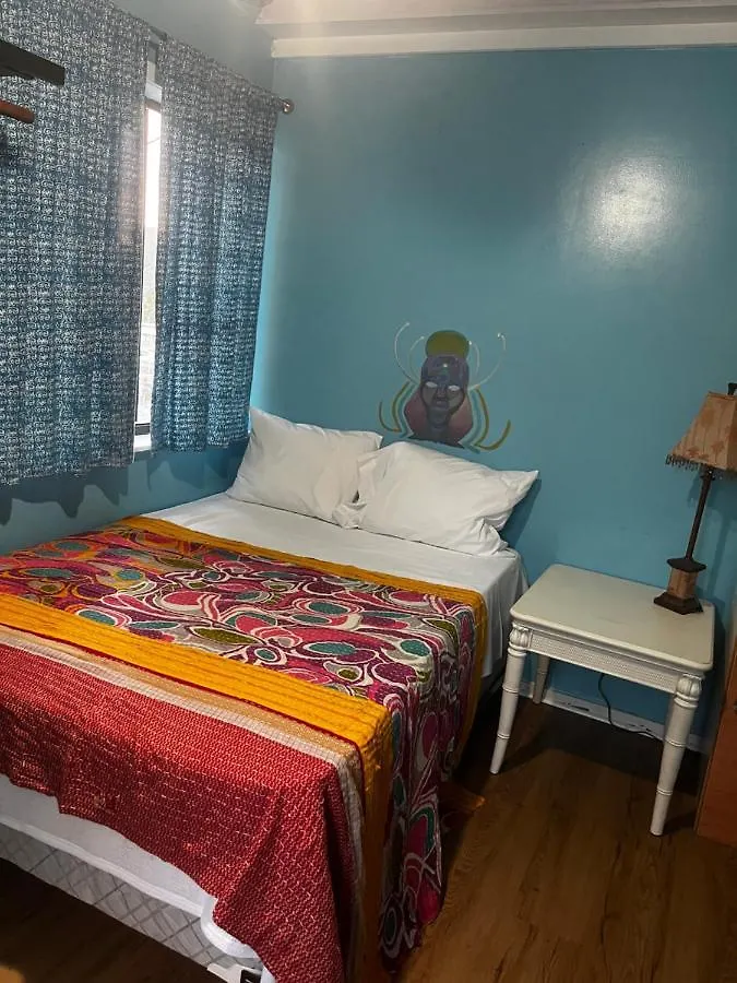 Nazareth Tillett Gardens Guest House & Hostel 0*,  איי הבתולה של ארצות הברית