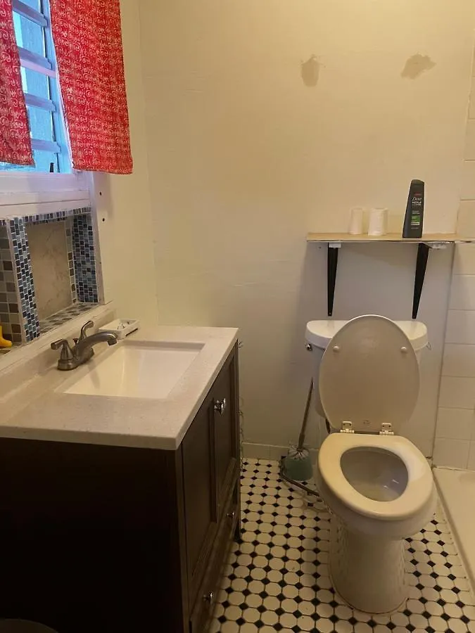Nazareth Tillett Gardens Guest House & Hostel