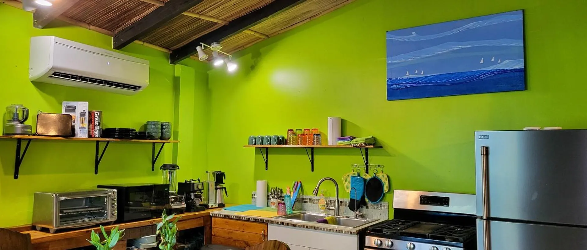 Nazareth Tillett Gardens Guest House & Hostel