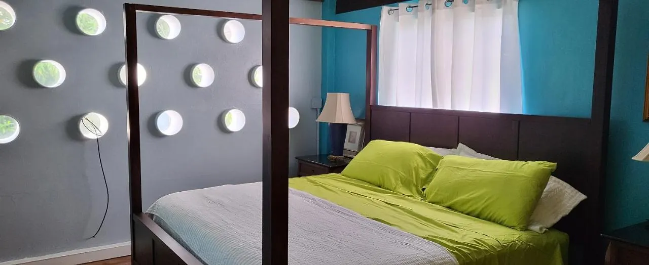 Tillett Gardens Guest House & Hostel Nazareth