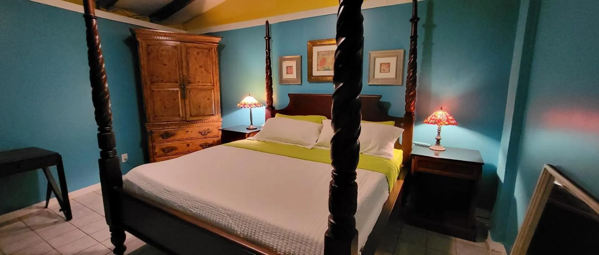 Tillett Gardens Guest House & Hostel Nazareth